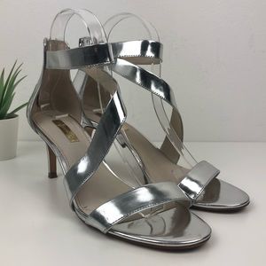 Louise et Cie Lo-Hilio Silver Heels Size 7.5M